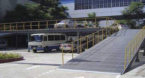 钢格板搭建的双层停车场 钢格板搭建的双层停车场